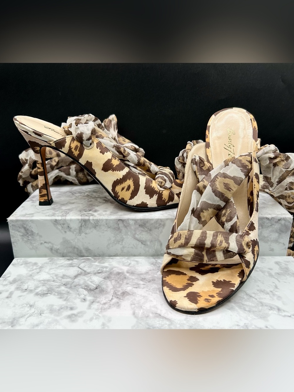 BEVERLY FELDMAN Leopard Print Ankle Wrap Kitten Heel Sandals. Size 9